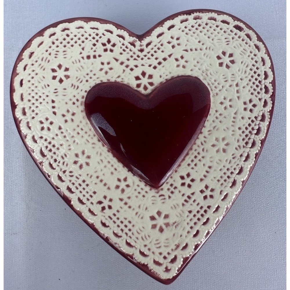 VTG Valentine Heart Trinket Candy Dish Red White Lace Doily Ceramic 6" Decor